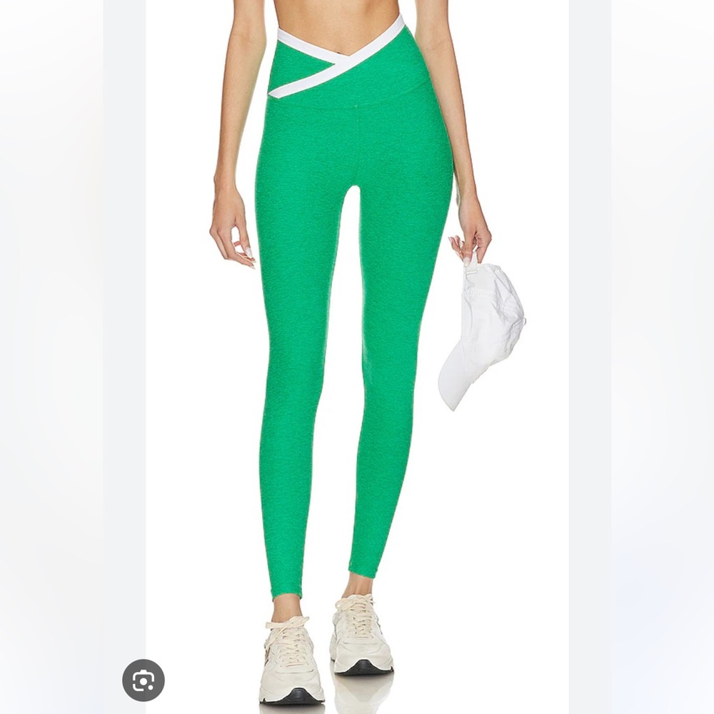 Beyond Yoga Vibrant Green Leggings with White Accent